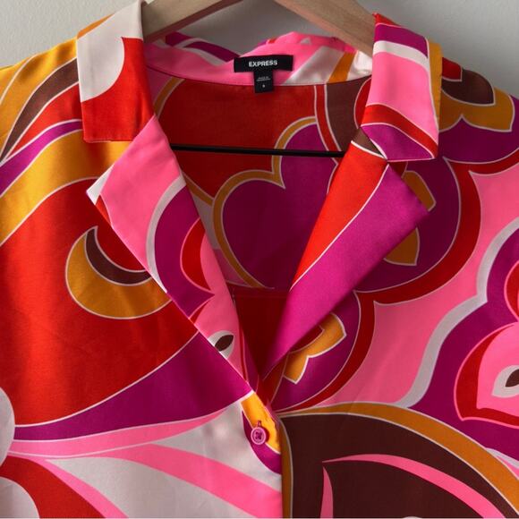 Express Pink and Orange Patterned Set Vibrant Button Down Top elastic tie shorts - Picture 15 of 16